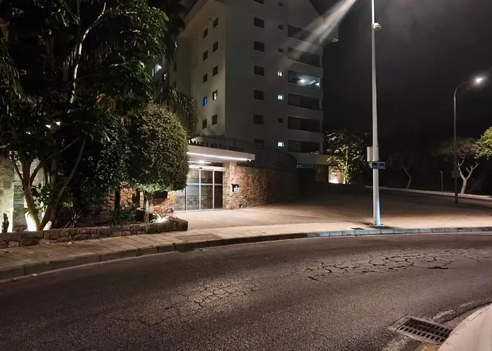 - Luxury 3 Bedrooms *