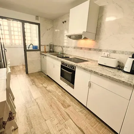 - Luxury 3 Bedrooms 公寓 *